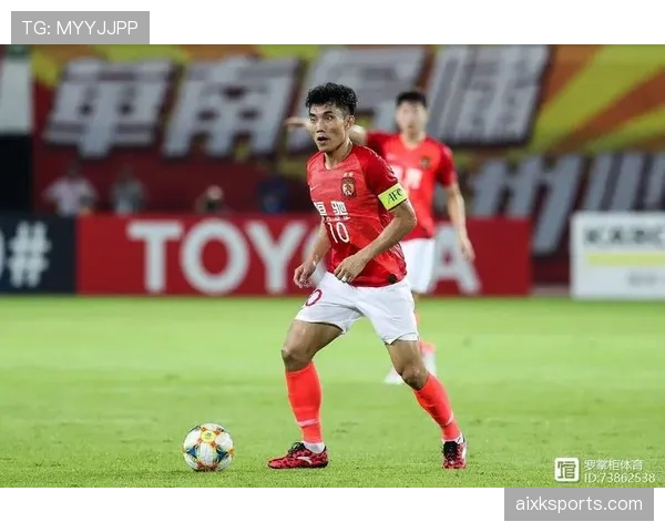 上海海港近期后防稳定性面临考验，中场调度效率直接影响比赛推进。